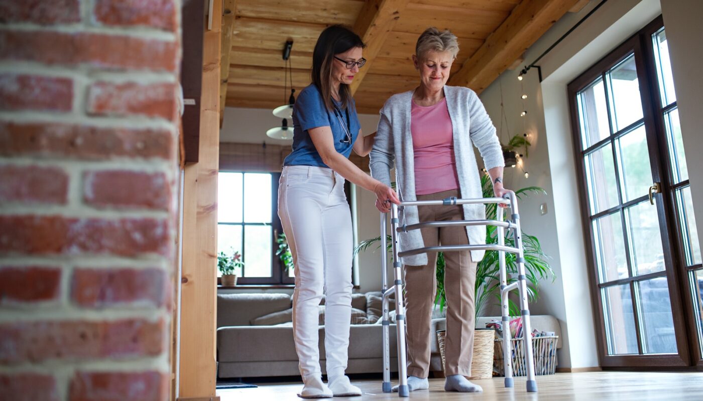 Bonus caregiver 2026: requisiti, importi e come richiederlo